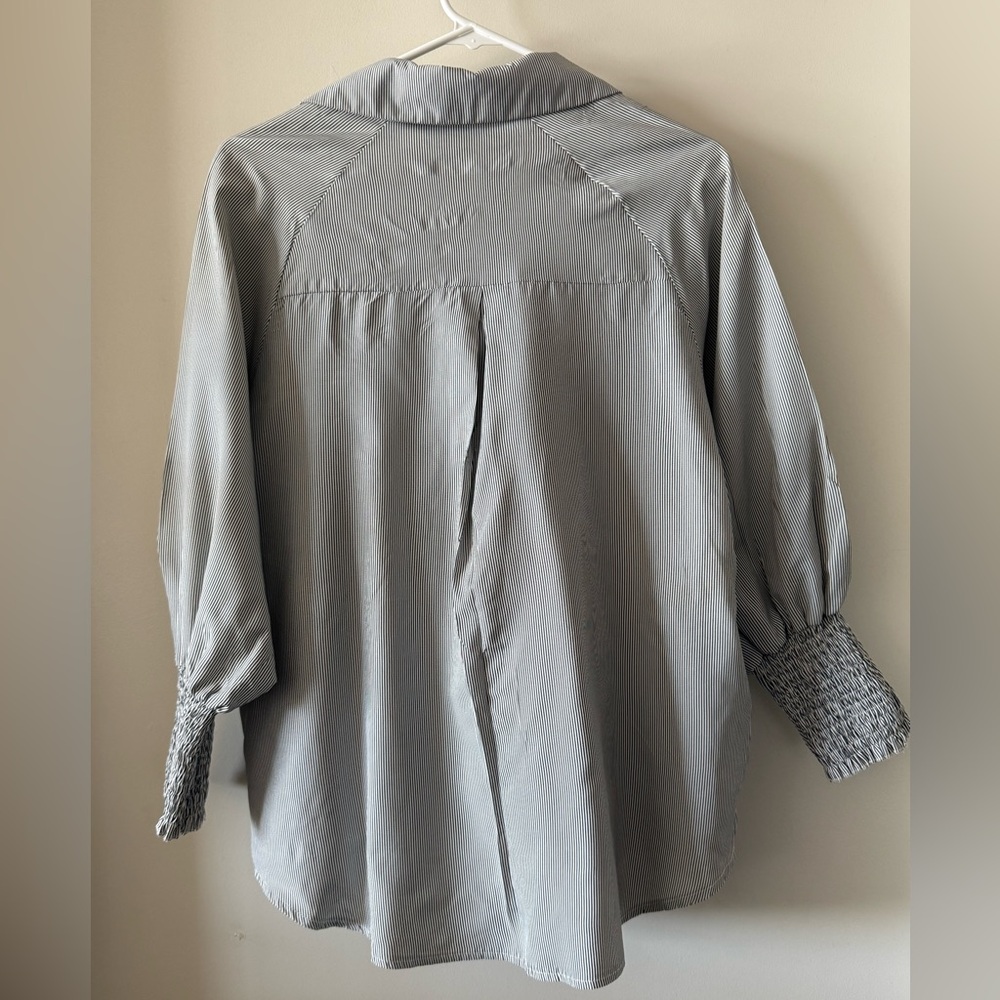 Oversized Button-Down Smocked Cuff Tunic Top - Picture 11 of 11
